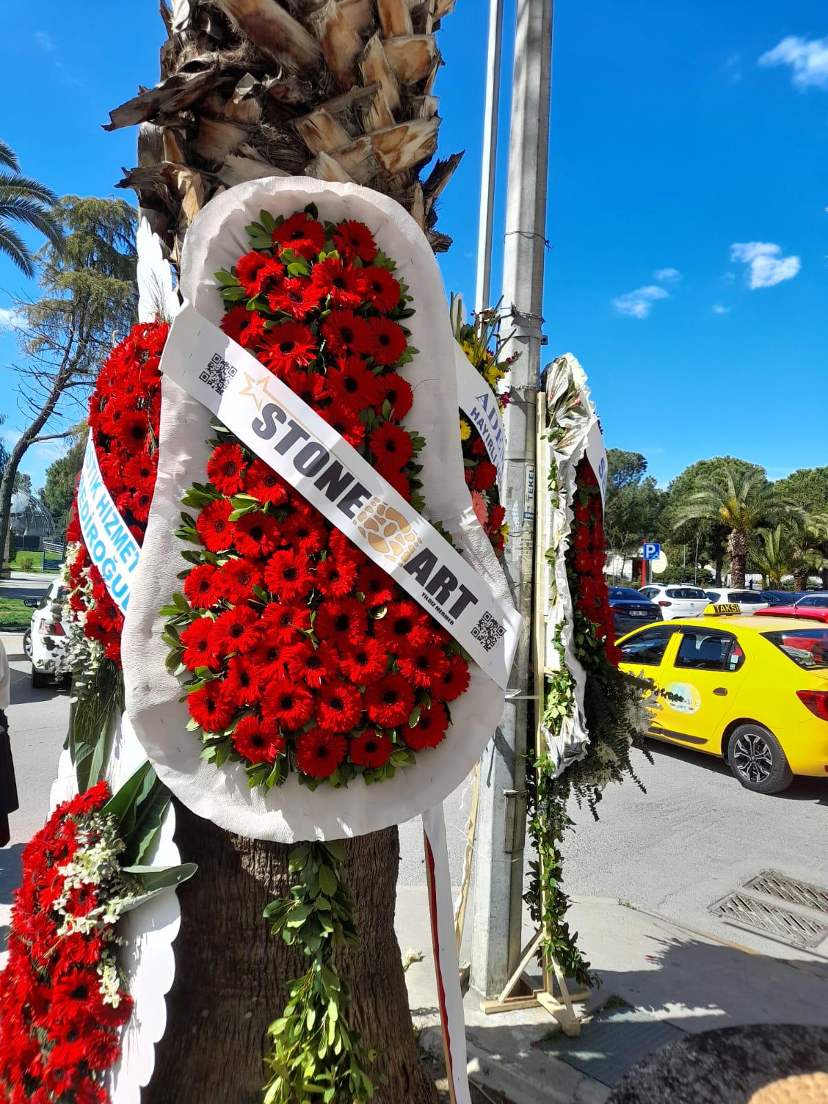 Canlı Armut Model Tekli Çelenk