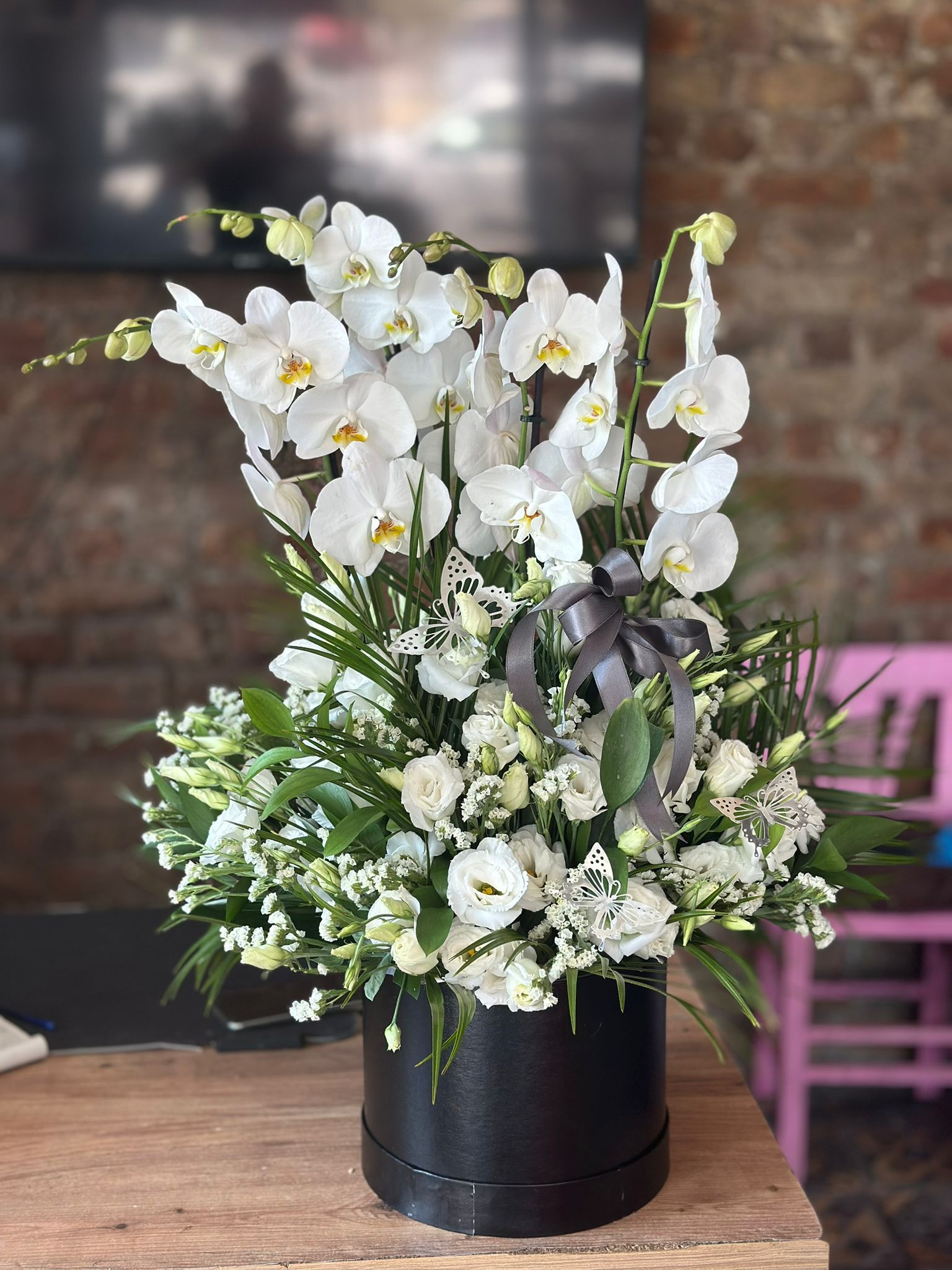 Kutuda İthal Dört Dal Orkide Lisyantus Arajmanlı