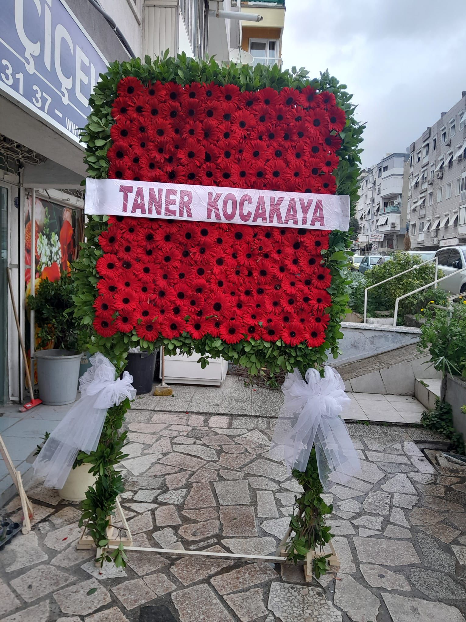 100x100cm Canlı Pano Çelenk