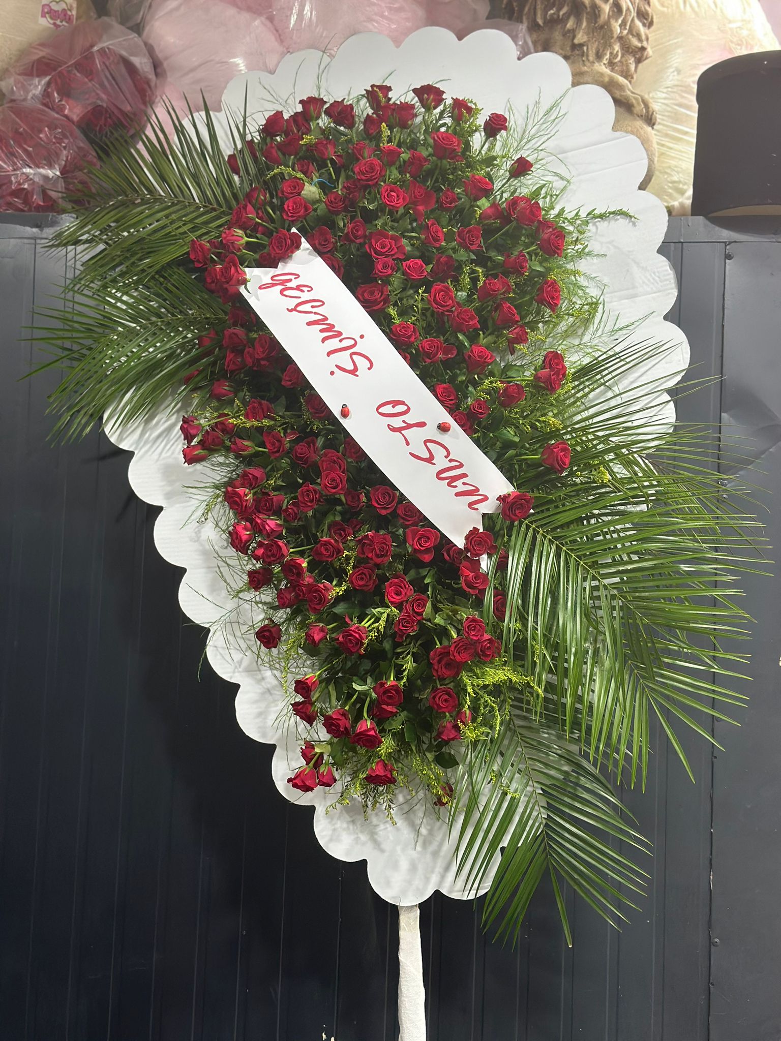 İçimden Geldi Güllü VIP Çelenk