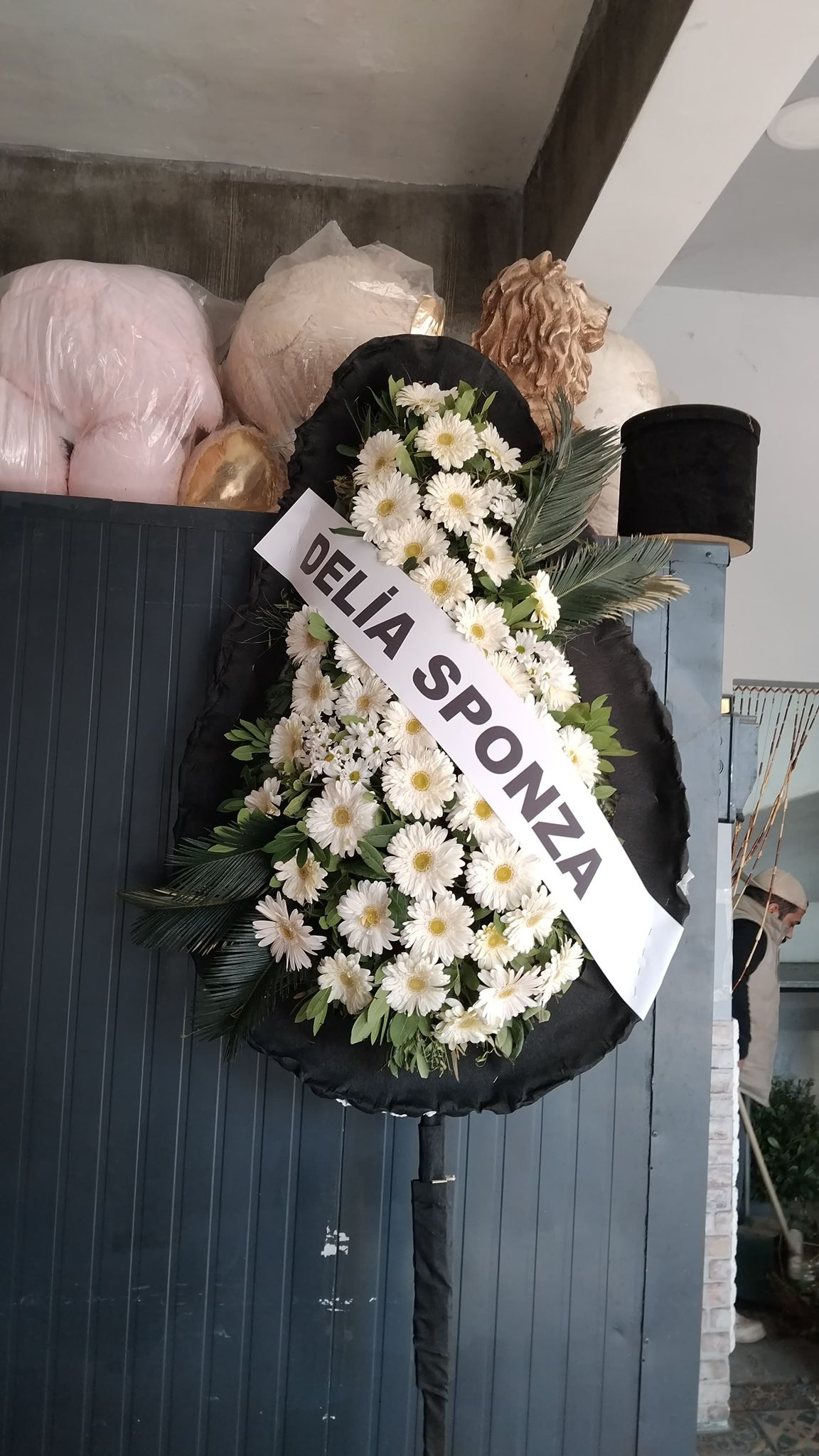 Yuvarlak Armut Model Beyaz Cenaze Çelenk